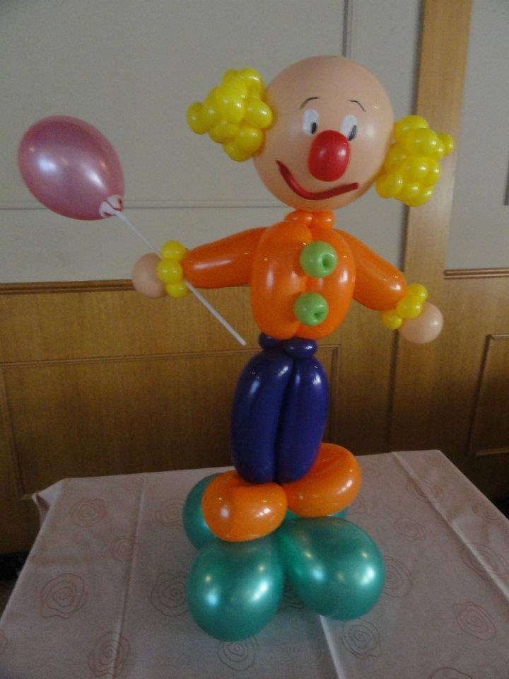 Figuras con globos para niños. Vídeos de globoflexia