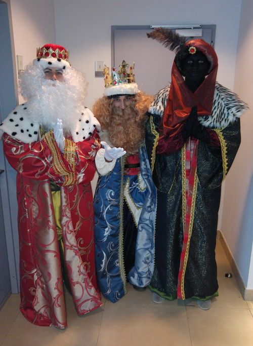 la visita de los reyes siempre hece la delicia de los niños en navidad