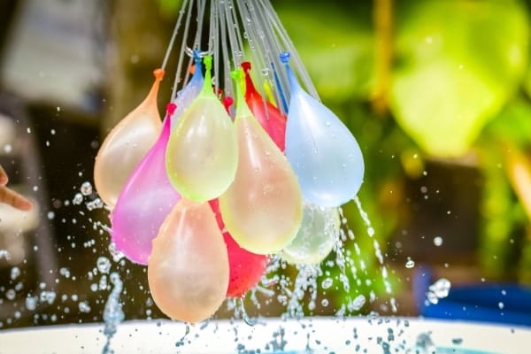 juegos en piscina para niños